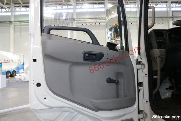 Dongfeng Commercial Vehicle Tianjin 210hp 4X2(6 wheels) Aerial Work Truck (Runzhixing Brand) Cab (3) | 86Trucks