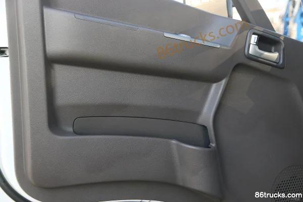 Hyundai Commercial Vehicle Hongtu EV 4.5T 4.2m Single-row Pure Electric Van Light Truck 115kWh 4X2(6 wheels) Interior (2) | 86Trucks