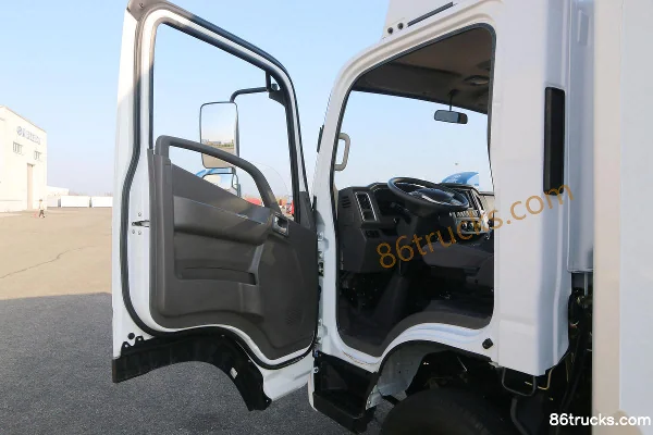Hyundai Commercial Vehicle Hongtu EV 4.5T 4.2m Single-row Pure Electric Van Light Truck 115kWh 4X2(6 wheels) Interior (1) | 86Trucks