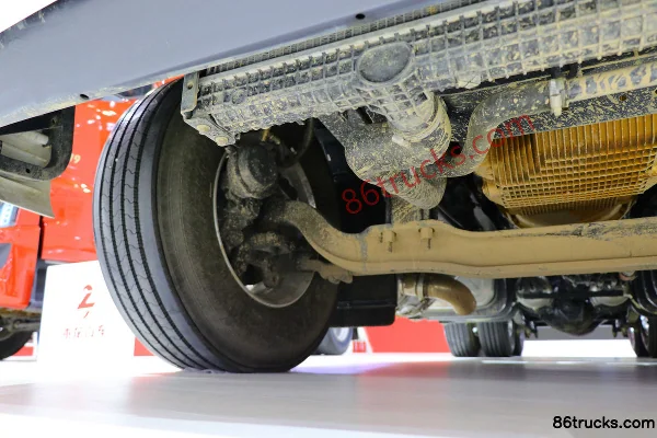DongfengLiuqi Chenglong T7 poids lourd 560 ch 6X4(10 roues) tracteur routier à capot (China VI) Châssis (2) | 86Trucks