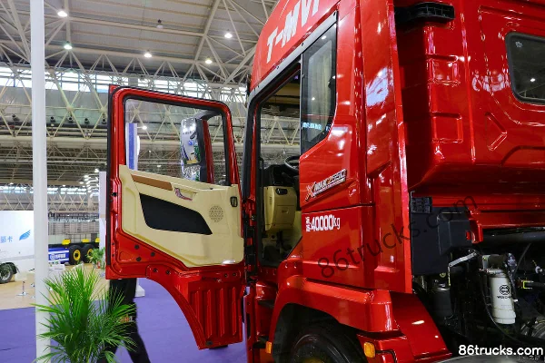 SHACMAN Delong X5000 Lightweight Edition 490hp 6X4(10 wheels) Tractor Truck (12-Speed) Cab (1) | 86Trucks