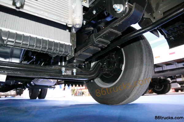 Yuejin Chaoyue C500-33 156 ch 4X2(6 roues) camion frigorifique 4,09 m Châssis (3) | 86Trucks