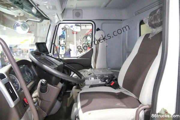 Dongfeng Liuqi New Chenglong M3 4X2(6 roues) electric dust suppression truck (XCMG Truck) Cabine (1) | 86Trucks
