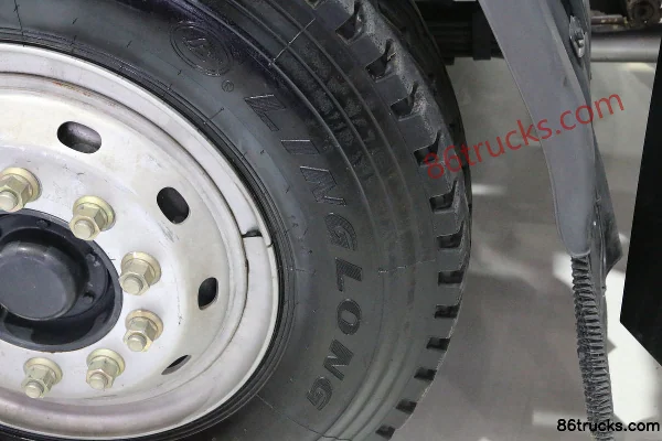 Dongfeng Liuqi New Chenglong M3 4X2(6 roues) electric dust suppression truck (XCMG Truck) Châssis (3) | 86Trucks