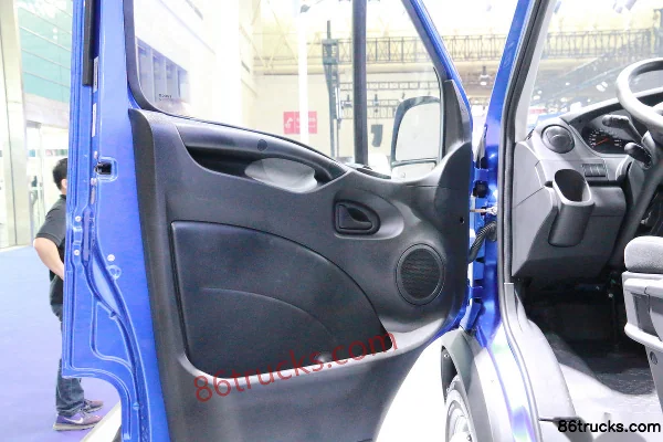 NAVECO Ousheng Chaorui Series 2020 Model 146hp 3.0T Manual 5-9 Seats Short Wheelbase High Roof Multi-Purpose Van (China V) Cab (3) | 86Truck