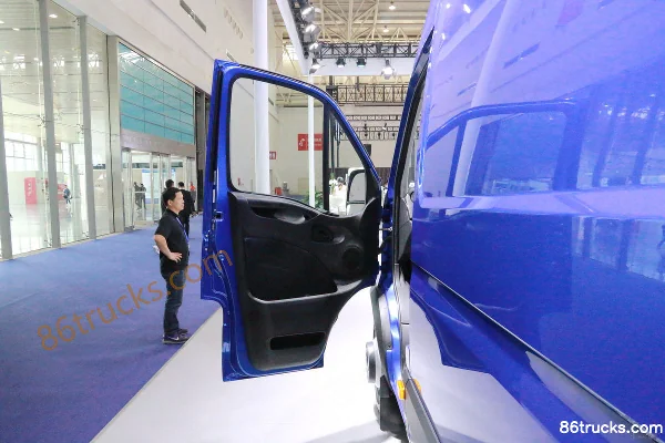 NAVECO Ousheng Chaorui Series 2020 Model 146hp 3.0T Manual 5-9 Seats Short Wheelbase High Roof Multi-Purpose Van (China V) Cab (1) | 86Truck