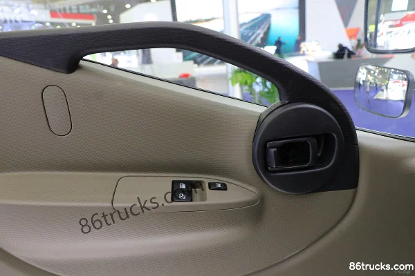 Dongfeng Electric Kaipute K6E EV350 4.5T 4.13m Single-row Pure Electric Van Light Truck 81.14kWh 4X2(6 wheels) Interior (3) | 86Trucks