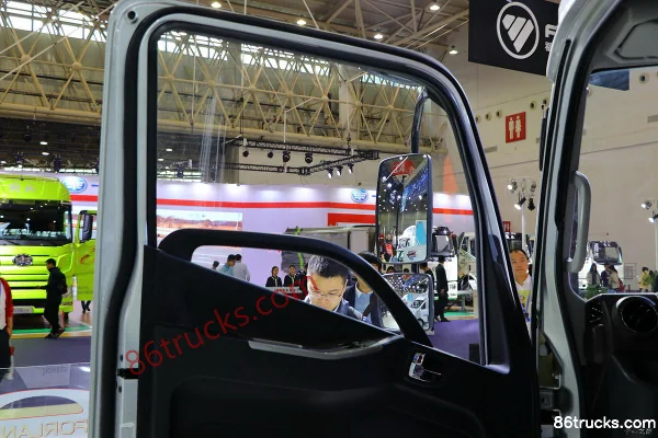 Foton Times Linghang 6 143 hp 4X2(6 wheels) 4.165m single-row box light truck Cab (2) | 86Trucks