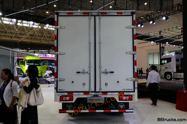 Foton Times Linghang 6 143 hp 4X2(6 wheels) 4.165m single-row box light truck Body (1) | 86Trucks