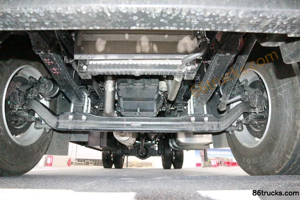 JAC Gallop A6LII Medium Truck 195 hp 4X2(6 wheels) 7.8m Wingside Box Cargo Truck Chassis (1) | 86Trucks
