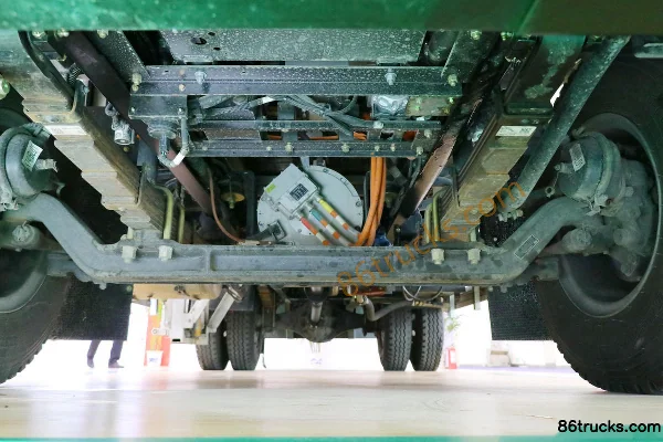 FAW Jiefang J6L 4X2(6 wheels) Kitchen Waste Truck (Haide Brand) Chassis (1) | 86Trucks