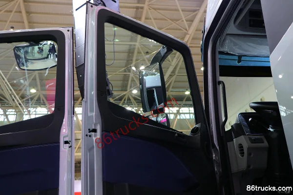 Foton Auman EST-A 6 Series Heavy Truck Crossing Edition 510 hp 6X4(10 wheels) AMT automatic tractor truck Cab (2) | 86Trucks
