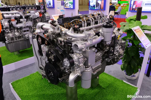 Yuchai YCS06245-60A 245 hp 6.2L China VI Diesel Engine Exterior (3) | 86Trucks