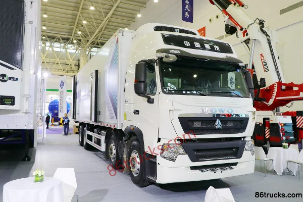 Sinotruk HOWO T7H 440 hp 8X4(12 wheels) refrigerated meat hanging truck (Hongchang Tianma brand) (China VI) Exterior