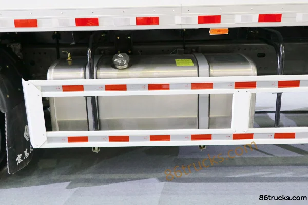 Sinotruk HOWO T7H 440ch 8X4(12 roues) camion frigorifique pour viande suspendue (marque Hongchang Tianma) (China VI) Châssis (3) | 86Trucks