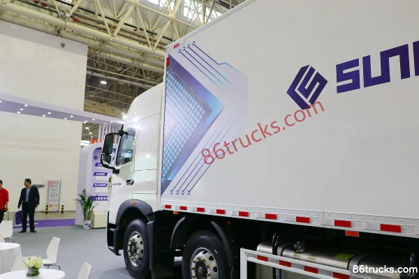 Sinotruk HOWO T7H 440ch 8X4(12 roues) camion frigorifique pour viande suspendue (marque Hongchang Tianma) (China VI) Carrosserie (3) | 86Tru
