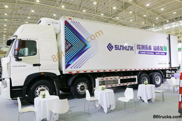 Sinotruk HOWO T7H 440ch 8X4(12 roues) camion frigorifique pour viande suspendue (marque Hongchang Tianma) (China VI) Carrosserie (1) | 86Tru