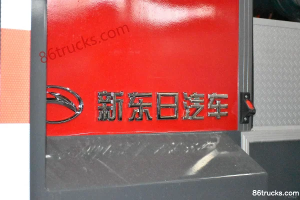 Sinotruk HOWO-7 310 ch 4X2(6 roues) camion de pompiers (marque Xindongri) Carrosserie (1) | 86Trucks