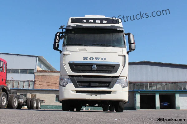 Sinotruk HOWO T7H Heavy Truck 540 hp 4X2(6 wheels) Tractor Truck Exterior (2) | 86Trucks