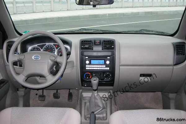 King Long HIGER 2011 Model 2WD 2.5L Diesel Double Cab Pickup Chassis (3) | 86Trucks