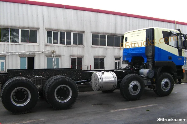 Hongyan Genlyon camion benne 340 ch 8X4(12 roues) 6.5 m (châssis) Extérieur (3) | 86Trucks