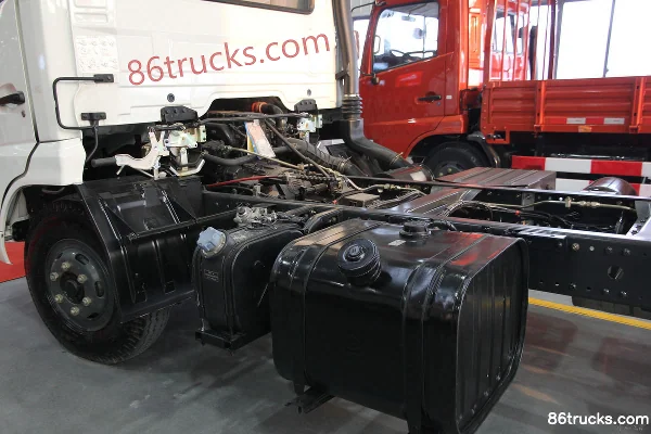 Dongfeng Commercial Vehicle Tianjin camion porteur 180 ch 4X2(6 roues) 4.8 m camion frigorifique (châssis) Cabine (1) | 86Trucks