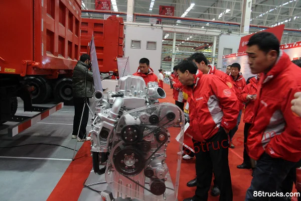 Dongfeng Renault dCi350-40 350 hp 11L China IV Diesel Engine Exterior (3) | 86Trucks
