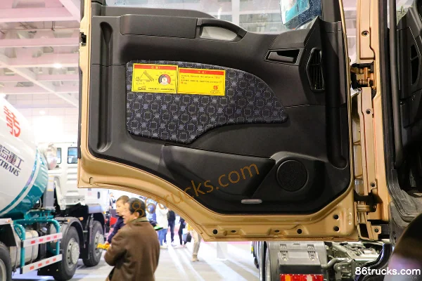 Sinotruk Sitrak C7H heavy truck 440 hp 8X4(12 wheels) 7.8 m dump truck (China VI) Cab (3) | 86Trucks