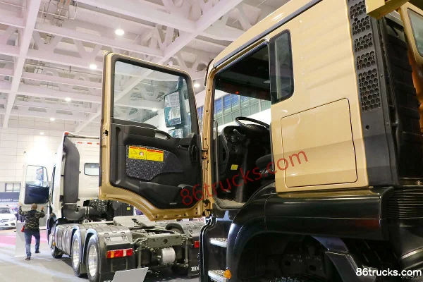 Sinotruk Sitrak C7H heavy truck 440 hp 8X4(12 wheels) 7.8 m dump truck (China VI) Cab (1) | 86Trucks