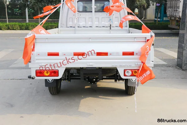 Foton Xiangling V 1.5L 115 hp 4X2(6 wheels) gasoline 2.3m double-row flatbed micro truck (China VI) Body (1) | 86Trucks