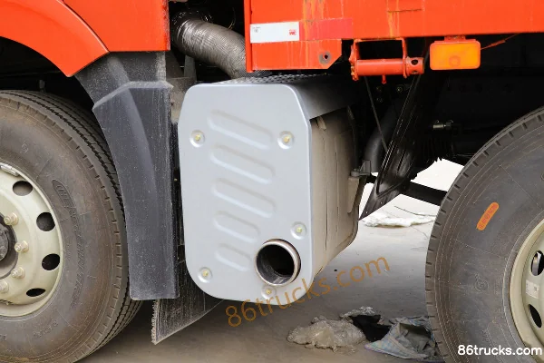 FAW Jiefang J6P heavy truck Composite 350hp 8X4(12 wheels) 9.5m stake truck Chassis (3) | 86Trucks
