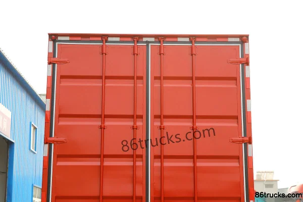 FAW Jiefang Qingdao JH6 Heavy Truck Leading Edition 400 hp 8X4(12 wheels) 9.5m Box Truck Body (1) | 86Trucks