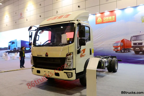 Sinotruk HOWO Tongsai 2.5L diesel 185 ch 4X2(6 roues) Sinotruk 12 vitesses camion léger à benne amovible Extérieur (3) | 86Trucks