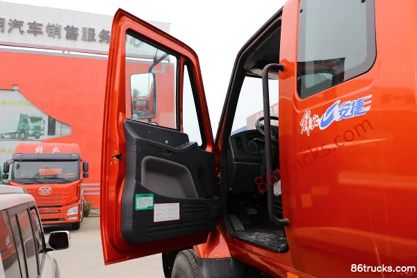FAW Liute Anjie (L5R) camion lourd 460 ch 6X4(10 roues) tracteur routier à capot (pont arrière 457) Cabine (1) | 86Trucks