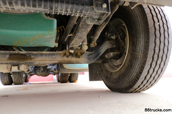 FAW Liute Anjie (L5R) camion lourd 460 ch 6X4(10 roues) tracteur routier à capot (pont arrière 457) Châssis (3) | 86Trucks