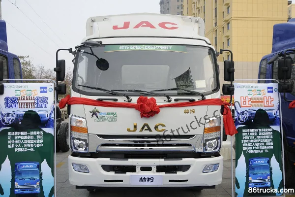 JAC Shuailing Q8 154hp 4X2(6 wheels) 5.175m Single Row Stake Truck Exterior (2) | 86Trucks