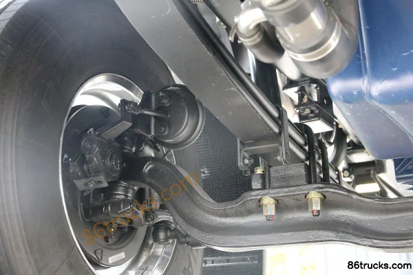 Dayun New N8E Heavy Truck Four Seasons Edition 460 hp 6X4(10 wheels) LNG Tractor Truck (China VI) Chassis (2) | 86Trucks