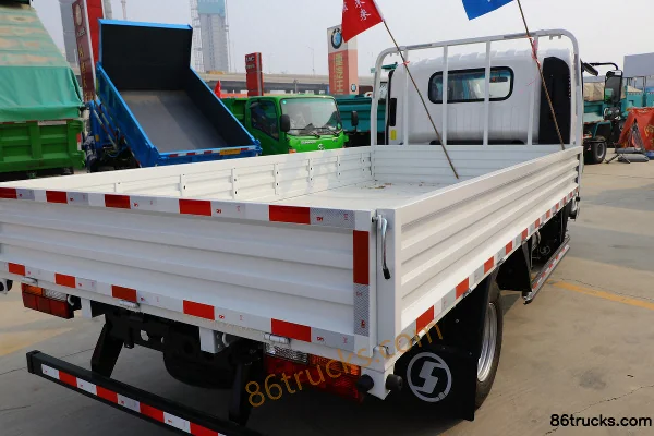 SHACMAN Light Truck Delong K3000 Light Load Comfort 110hp 4X2(6 wheels) 4.18m Single Row Flatbed Light Truck (Narrow Body) (3) | 86Trucks