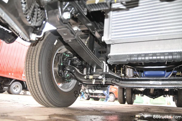 Foton Shidai Linghang version haute 130 ch 4X2(6 roues) 3,82 m cabine avancée avec couchette plateau léger Châssis (2) | 86Trucks