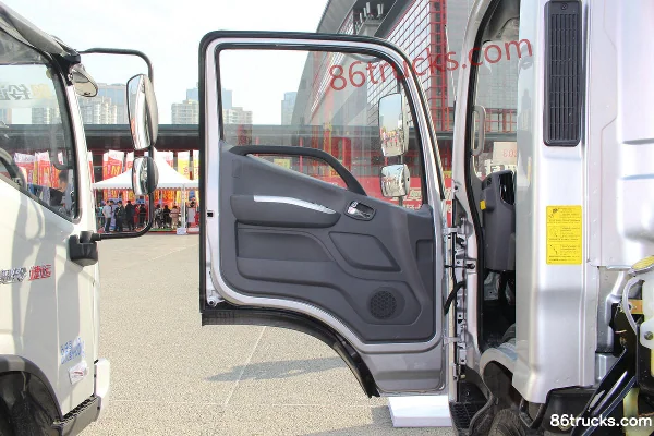 Foton Aumark Speed 150hp 4X2(6 wheels) 4.14m Single Row Box Light Truck Cab (1) | 86Trucks