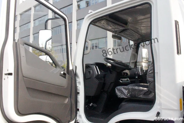 Yuejin Yuejin C300-33 Édition commémorative 125 ch 4X2(6 roues) 4,2 m camion léger à ridelles, cabine simple (1) | 86Trucks