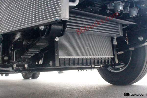 Yuejin Yuejin C300-33 Édition commémorative 125 ch 4X2(6 roues) 4,2 m camion léger à ridelles, cabine simple Châssis (1) | 86Trucks