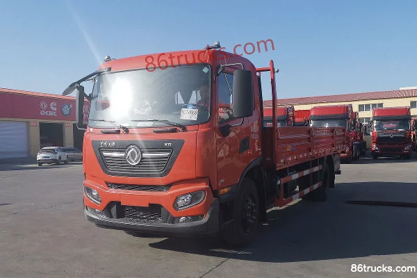 Dongfeng Commercial Vehicle Tianjin KR 180 hp 4X2(6 wheels) 6.75m stake truck Exterior (2) | 86Trucks