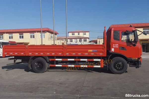Dongfeng Commercial Vehicle Tianjin KR 180 hp 4X2(6 wheels) 6.75m stake truck Exterior (3) | 86Trucks