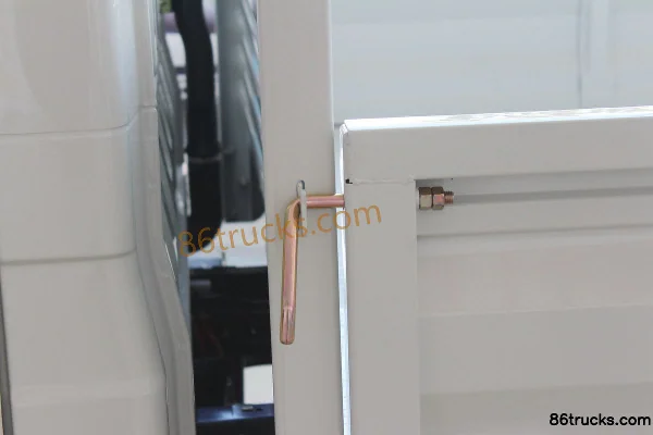 FAW Hongta FAW Jiefang Baling 78 hp 4X2(6 wheels) 2.815m double-row flatbed light truck Body (2) | 86Trucks