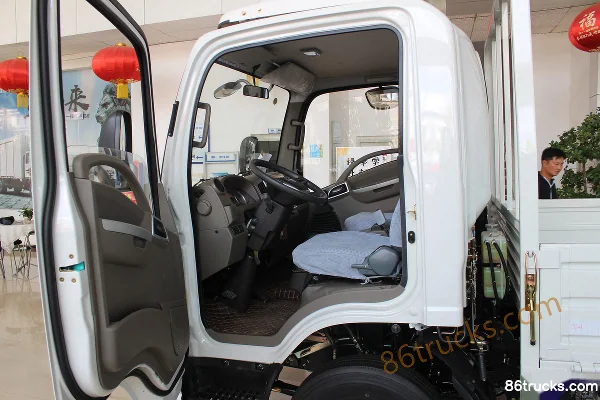 FAW Hongta FAW Jiefang Gongshi 116hp 4X2(6 wheels) 3.715m Single Row Flatbed Truck Cab (1) | 86Trucks