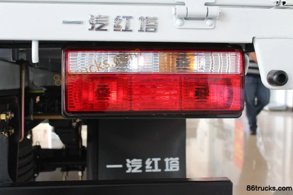 FAW Hongta FAW Jiefang Gongshi 116hp 4X2(6 wheels) 3.715m Single Row Flatbed Truck Body (2) | 86Trucks