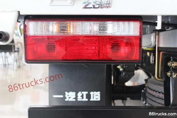 FAW Hongta FAW Jiefang Gongshi 116hp 4X2(6 wheels) 3.715m Single Row Flatbed Truck Body (1) | 86Trucks