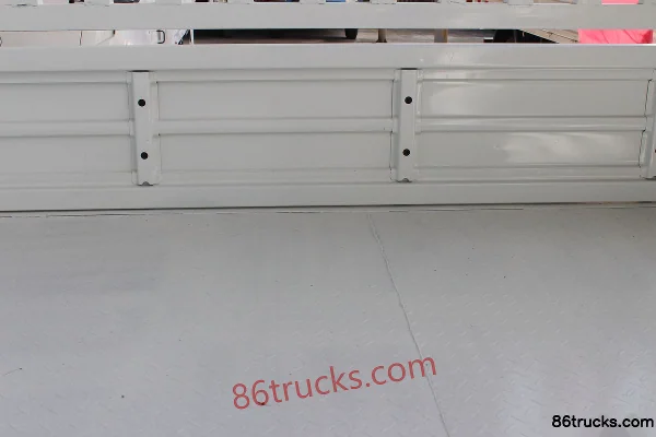 FAW Hongta FAW Jiefang Gongshi 160hp 4X2(6 wheels) 3.83m half-cab stake truck (China VI) Body (3) | 86Trucks