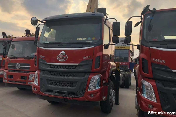 Dongfeng Liuqi Chenglong H5 240 ch 6X4(10 roues) 8,45 m camion avec grue auxiliaire (marque XCMG) Extérieur (2) | 86Trucks